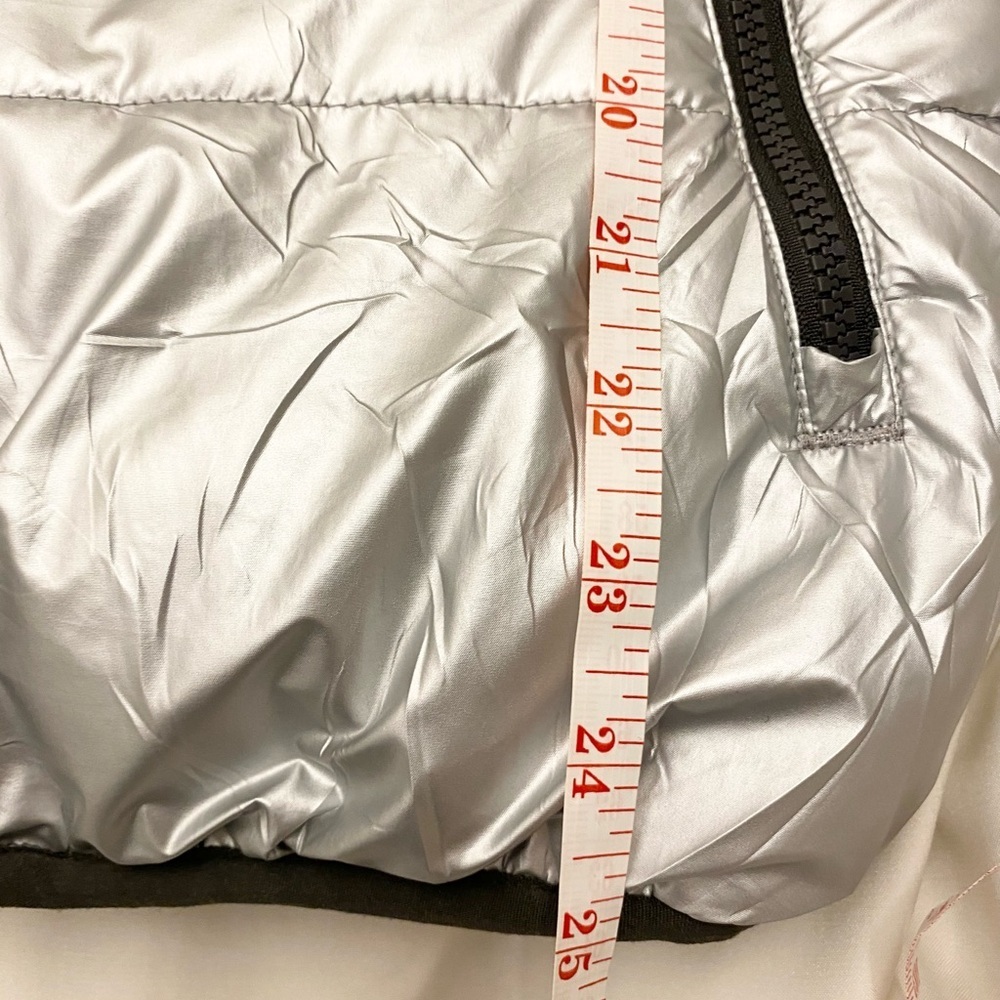 GAP Metallic Silver Puffer with Dark Gray Interior - Picture 4 of 8